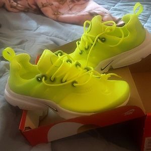 Nike presto youth shoes